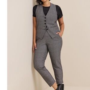 Torrid Pull-On Relaxed Taper Studio Luxe Ponte High-Rise Pant